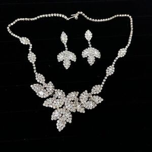 Rhinestone Costume Necklace | Leaf Style